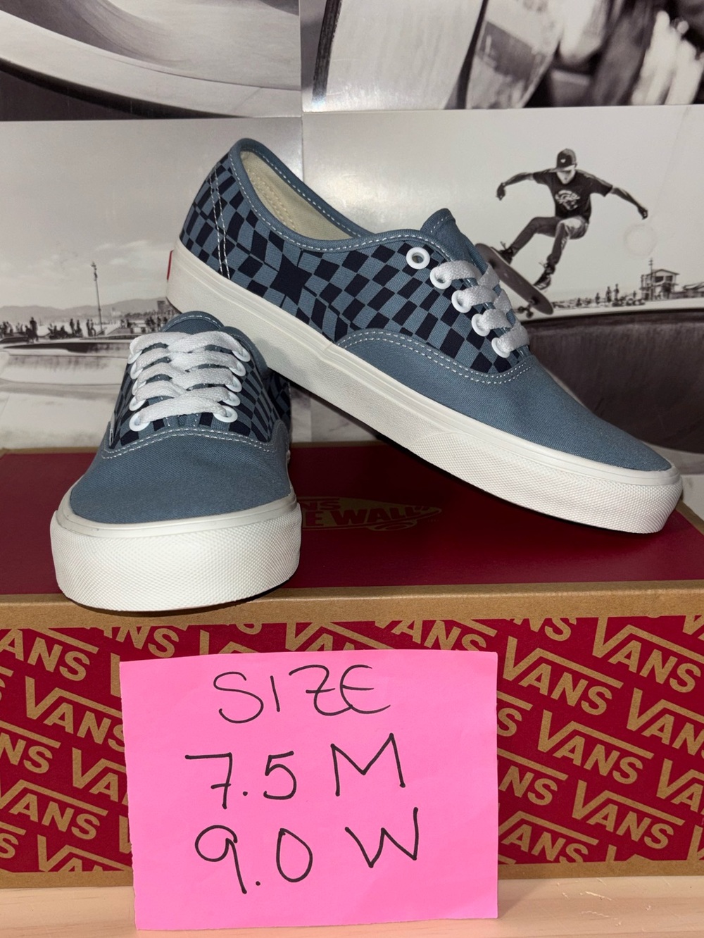 Vans Authentic sz 7.5 Men’s 9.0 Women’s